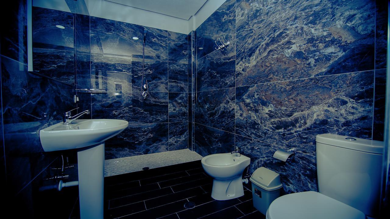 Hotel Lubjana Дуррес Екстер'єр фото